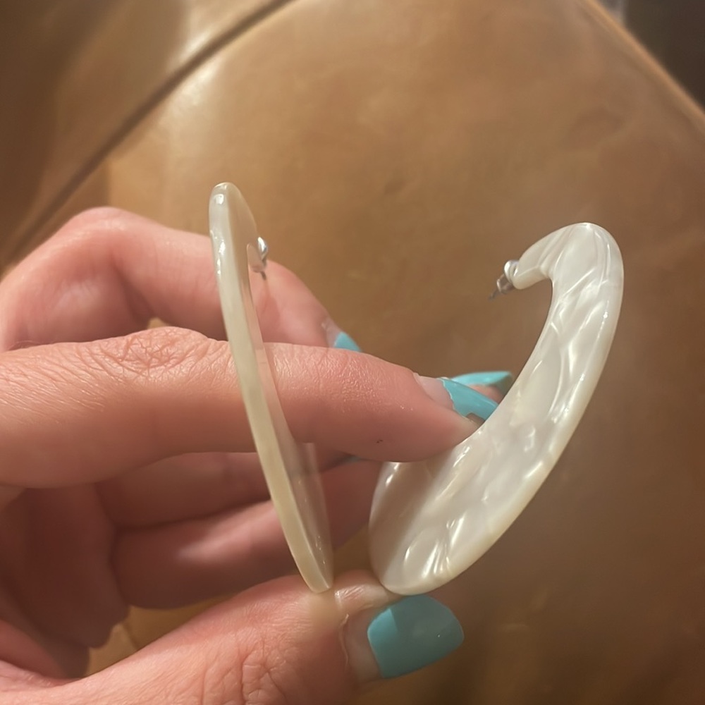 H&M Shell Hoop Earrings - Picture 3 of 3